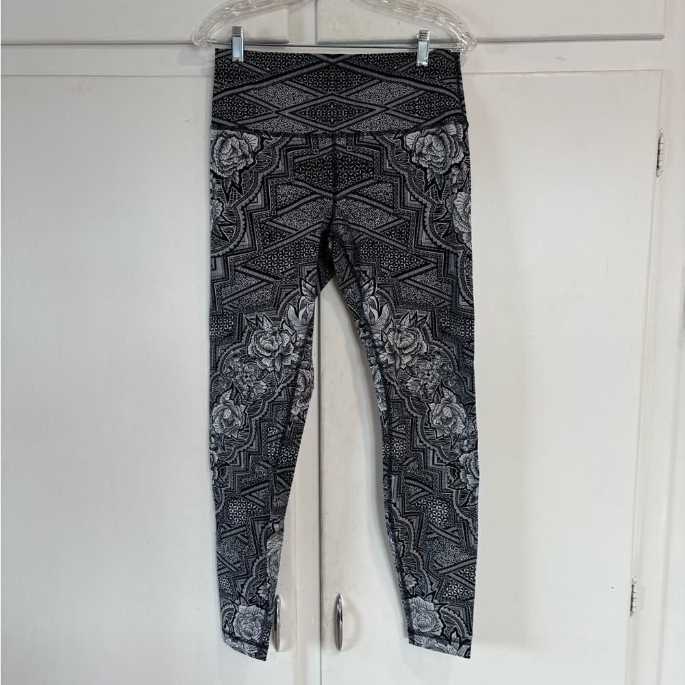 Lululemon Patterned Leggings size 12